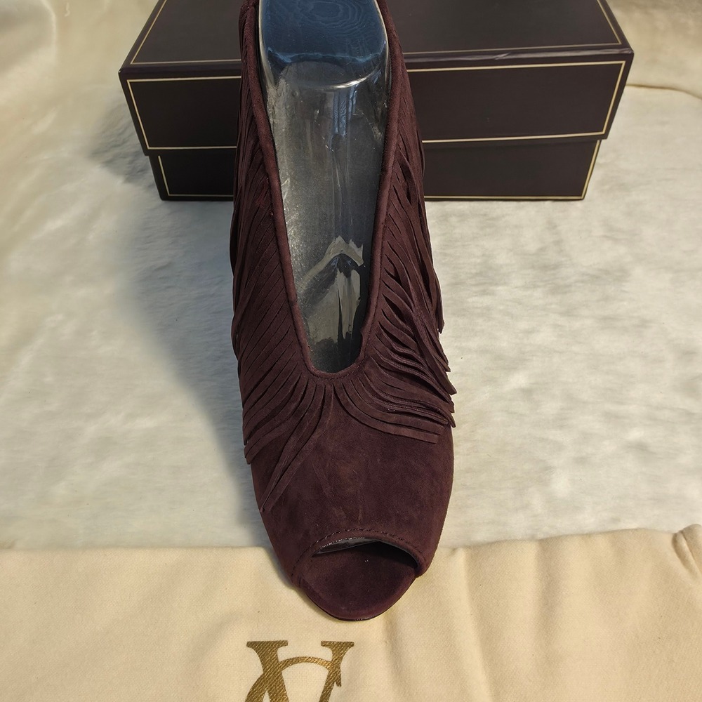 Vince Camuto Signature Fringe Bootie Heels Wine Burgundy Suede Womens 8M NEW - Picture 3 of 10